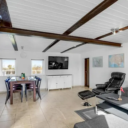 Gorgeous Home In Nykobing M With Wifi 度假居 *